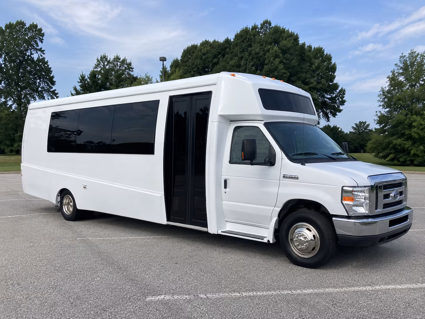 cathedral city 18 passenger party bus