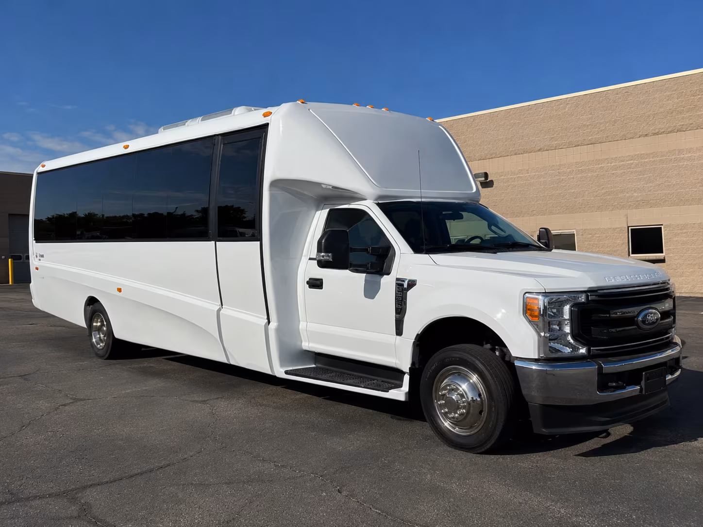 cathedral city airport transportation onboard seating