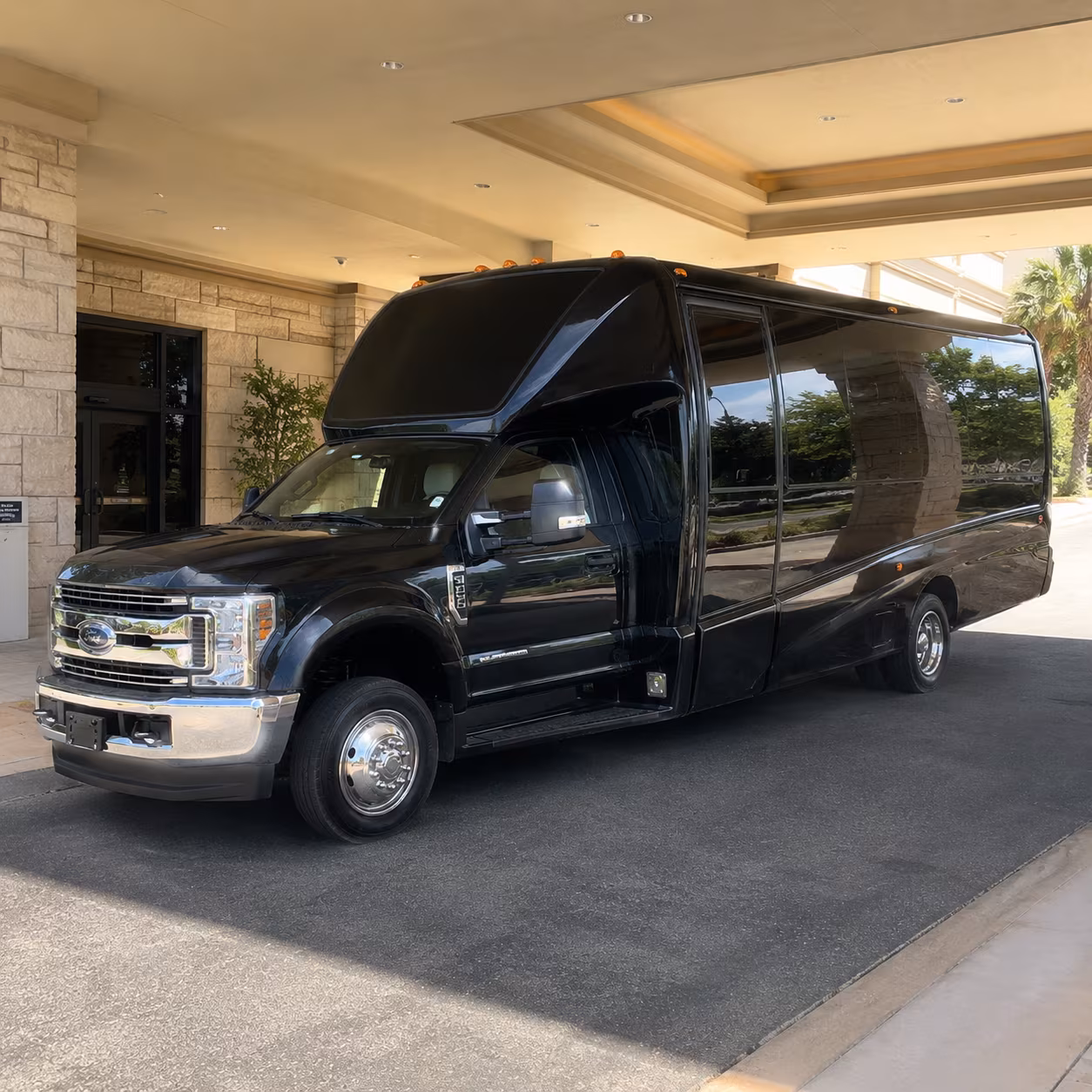 party buses and sprinter limos for cathedral city prom groups of every size