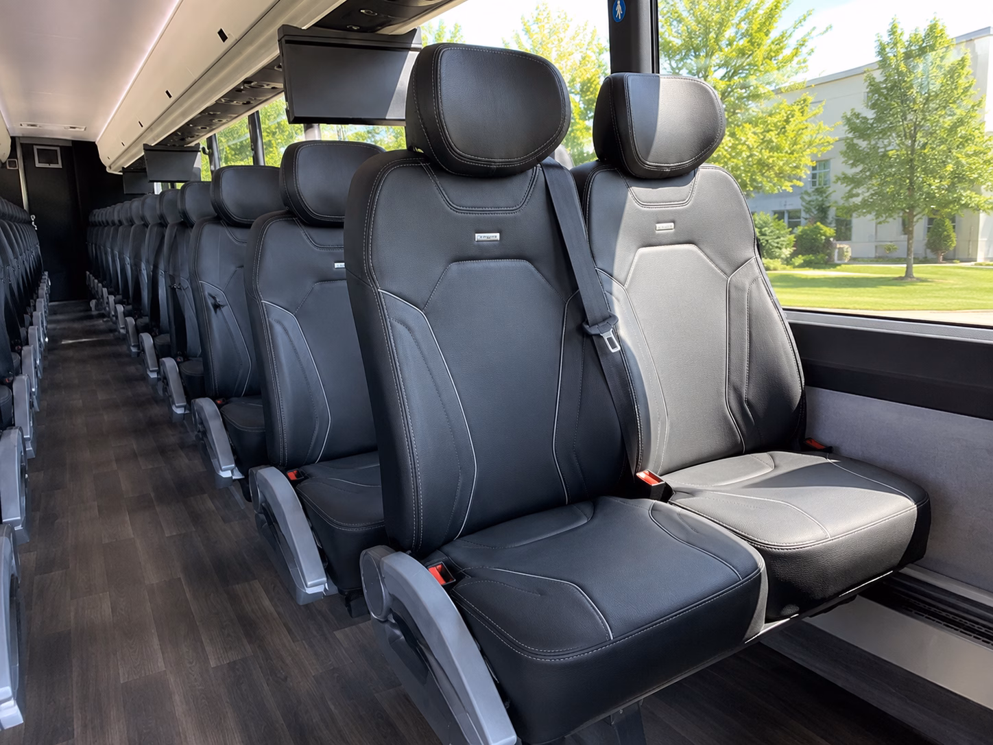 shuttle your guests between hotels and your desert venue without the parking headache